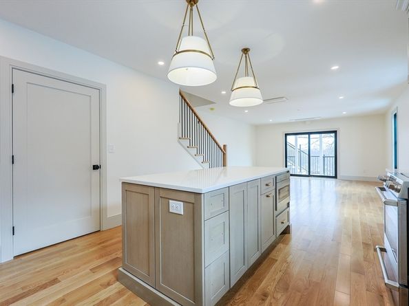 68 Rowe St 4, Boston MA 02131