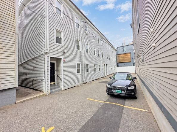 1-4 Schrepel Pl, Boston MA 02127