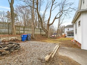 22 Maple St, Templeton MA 01436