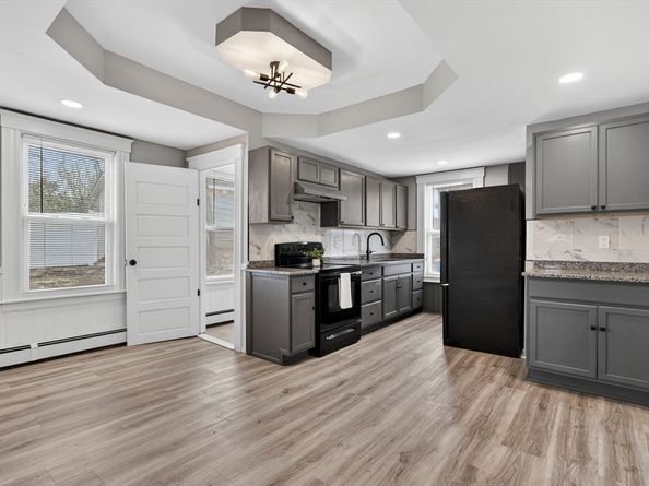 22 Maple St, Templeton MA 01436