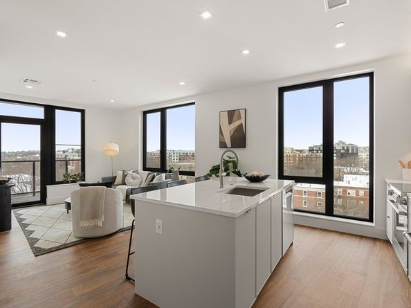 1515 Commonwealth Ave 702, Boston MA 02135