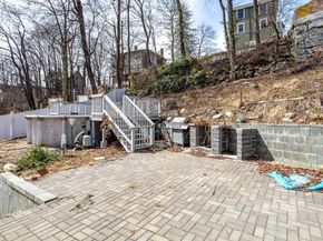 90 Mechanic St, Fitchburg MA 01420