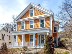 90 Mechanic St, Fitchburg MA 01420