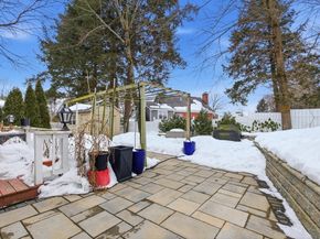 560 Worcester St, Wellesley MA 02481