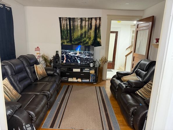 52 Quincy St, Holbrook MA 02343