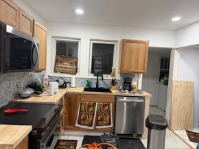 52 Quincy St, Holbrook MA 02343