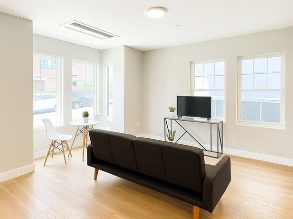 98 Prescott St 1C, Boston MA 02128