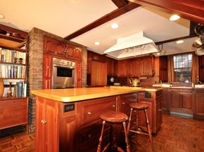 51 Pinckney St, Boston MA 02114