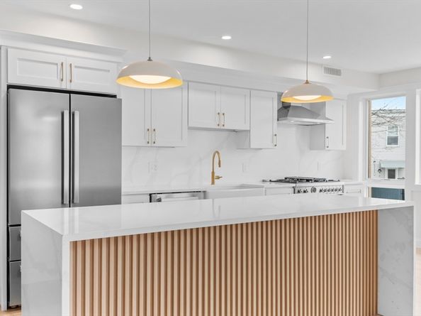 595 Broadway 102, Somerville MA 02145