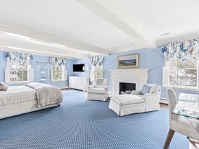 65 Woodcliff Rd, Wellesley MA 02481