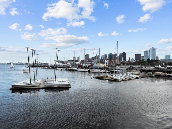 42 8th St 4106, Boston MA 02129