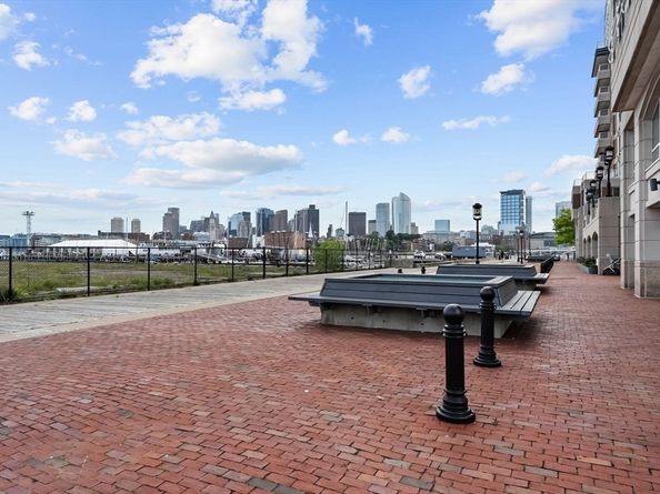 42 8th St 4106, Boston MA 02129