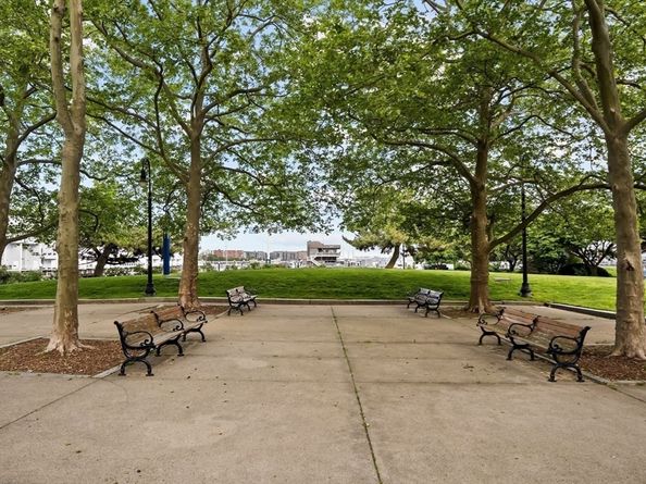 42 8th St 4106, Boston MA 02129