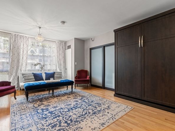 42 8th St 4106, Boston MA 02129