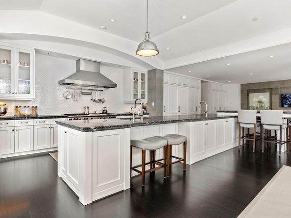 1014 Boylston St, Brookline MA 02467