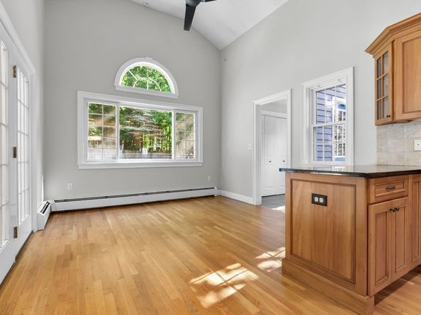 17 Topsfield Rd, Wenham MA 01984