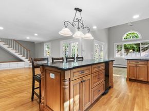 17 Topsfield Rd, Wenham MA 01984