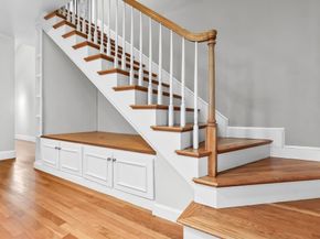 17 Topsfield Rd, Wenham MA 01984