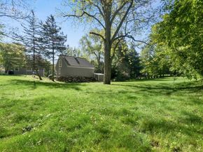 17 Topsfield Rd, Wenham MA 01984