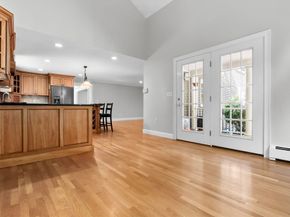 17 Topsfield Rd, Wenham MA 01984