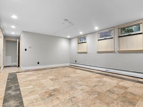 17 Topsfield Rd, Wenham MA 01984