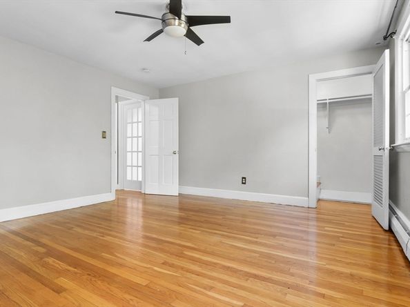 17 Topsfield Rd, Wenham MA 01984