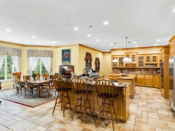 6 Steel Rd, Hopedale MA 01747