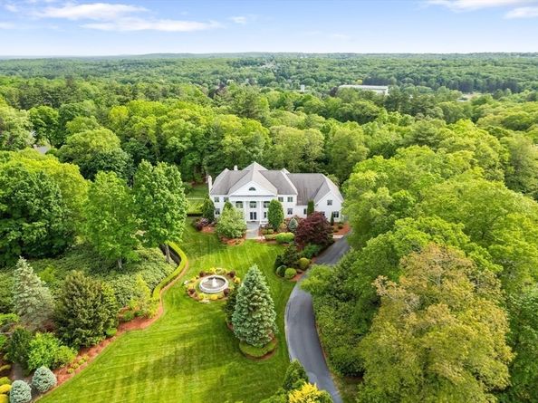 6 Steel Rd, Hopedale MA 01747