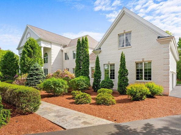 6 Steel Rd, Hopedale MA 01747