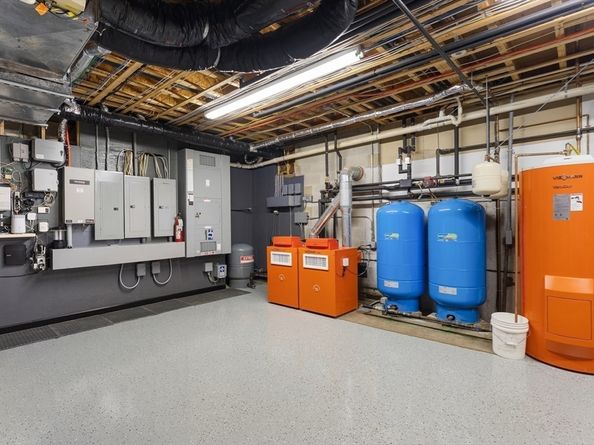 6 Steel Rd, Hopedale MA 01747