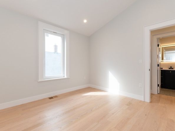 66 Farquhar St 1, Boston MA 02131