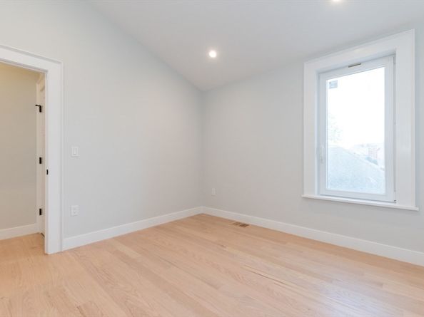 66 Farquhar St 1, Boston MA 02131