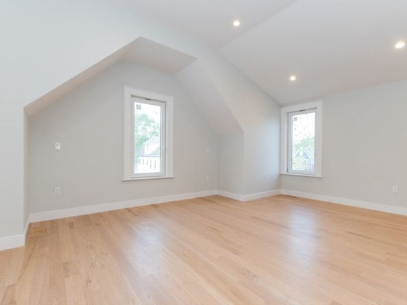 66 Farquhar St 1, Boston MA 02131