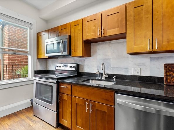 390 Riverway 24, Boston MA 02115