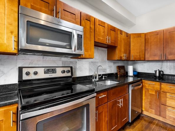 390 Riverway 24, Boston MA 02115