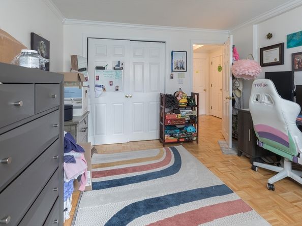 329 Harvard St 1, Cambridge MA 02139