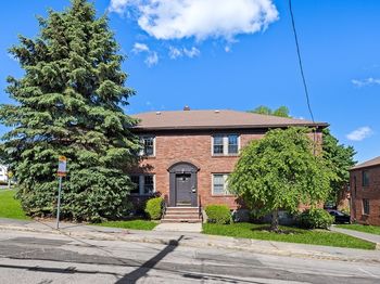 9 Common St
