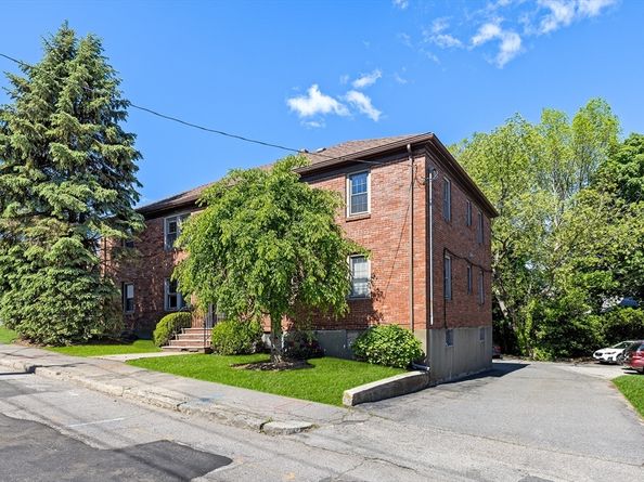 9 Common St 3, Quincy MA 02169