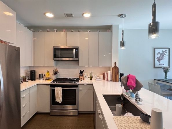 65 Lewis St 405, Boston MA 02128