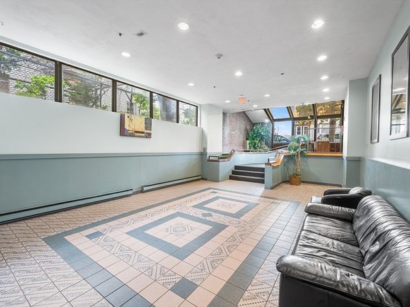 39 Parlin St 503, Everett MA 02149