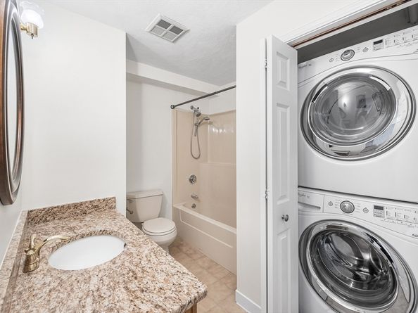 39 Parlin St 503, Everett MA 02149