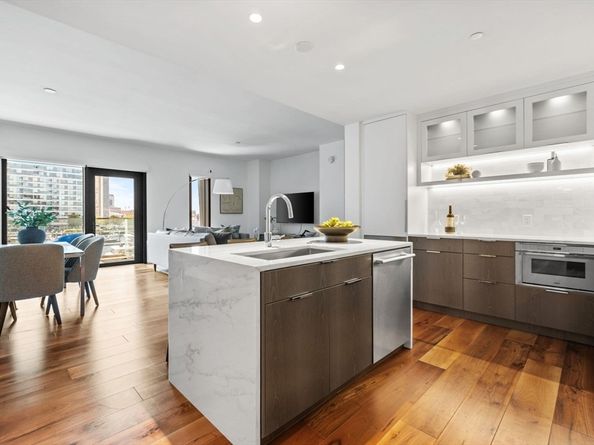 300 Pier 4 Blvd 3B, Boston MA 02210