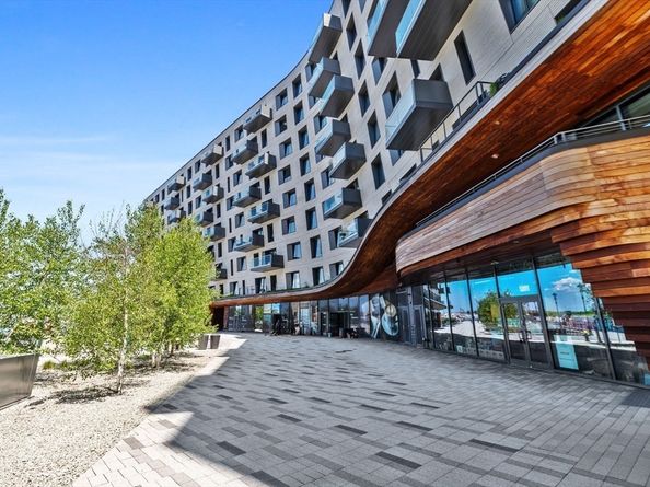 300 Pier 4 Blvd 3B, Boston MA 02210