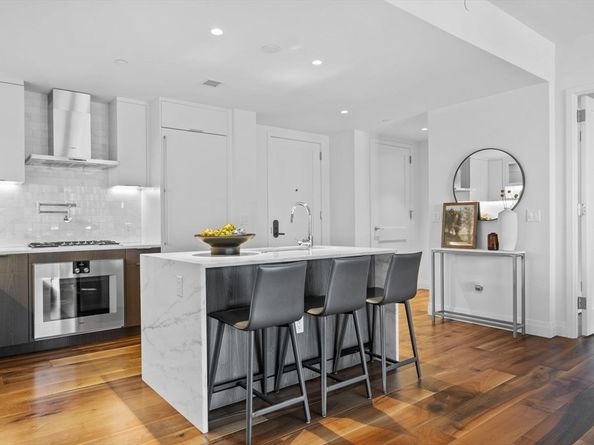 300 Pier 4 Blvd 3B, Boston MA 02210