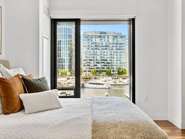 300 Pier 4 Blvd 3B, Boston MA 02210