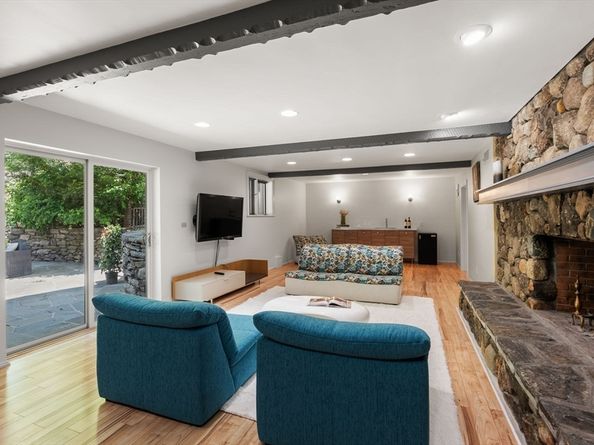 169 Hickory Rd, Weston MA 02493