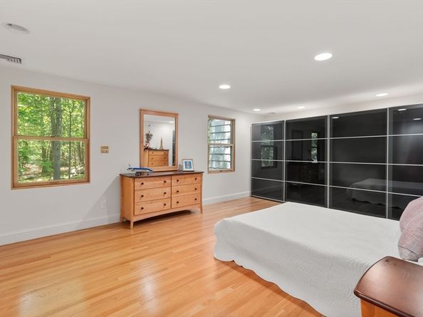 169 Hickory Rd, Weston MA 02493