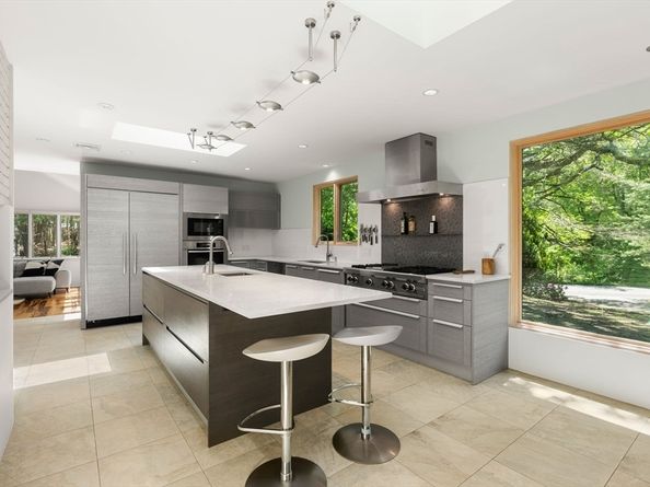 169 Hickory Rd, Weston MA 02493
