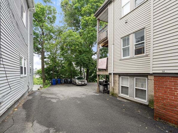 4 Warren Ave, Chelsea MA 02150