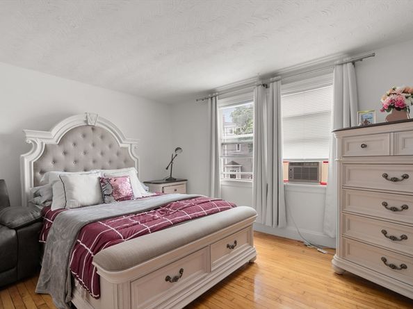 4 Warren Ave, Chelsea MA 02150
